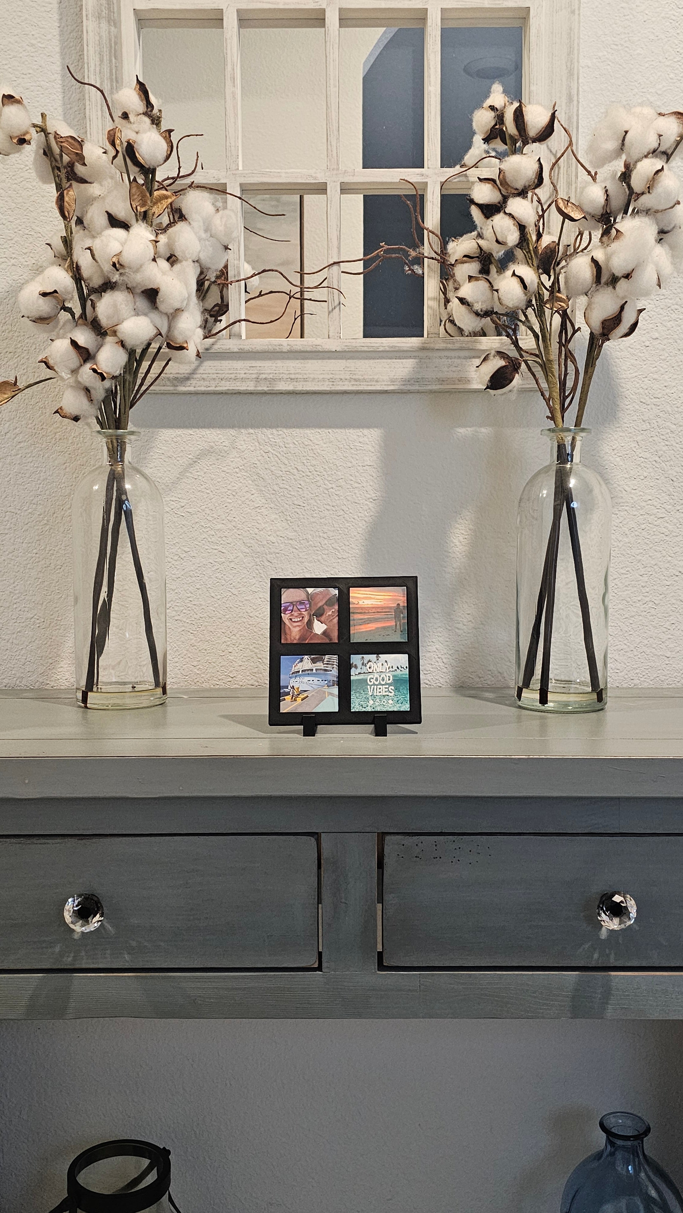 Black Mini Frame (Magnets Not Included)